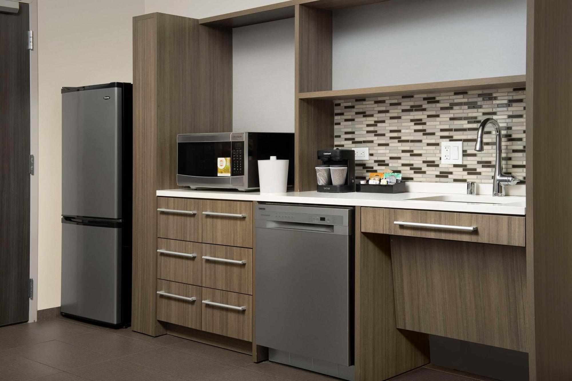 Home2 Suites By Hilton Clovis Fresno Airport Exterior photo